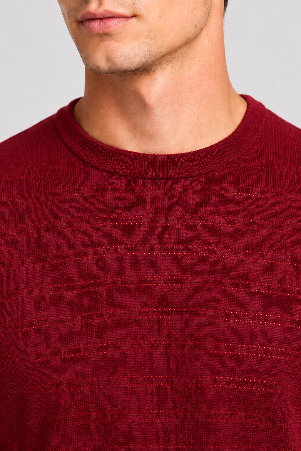 Maglia girocollo traforata