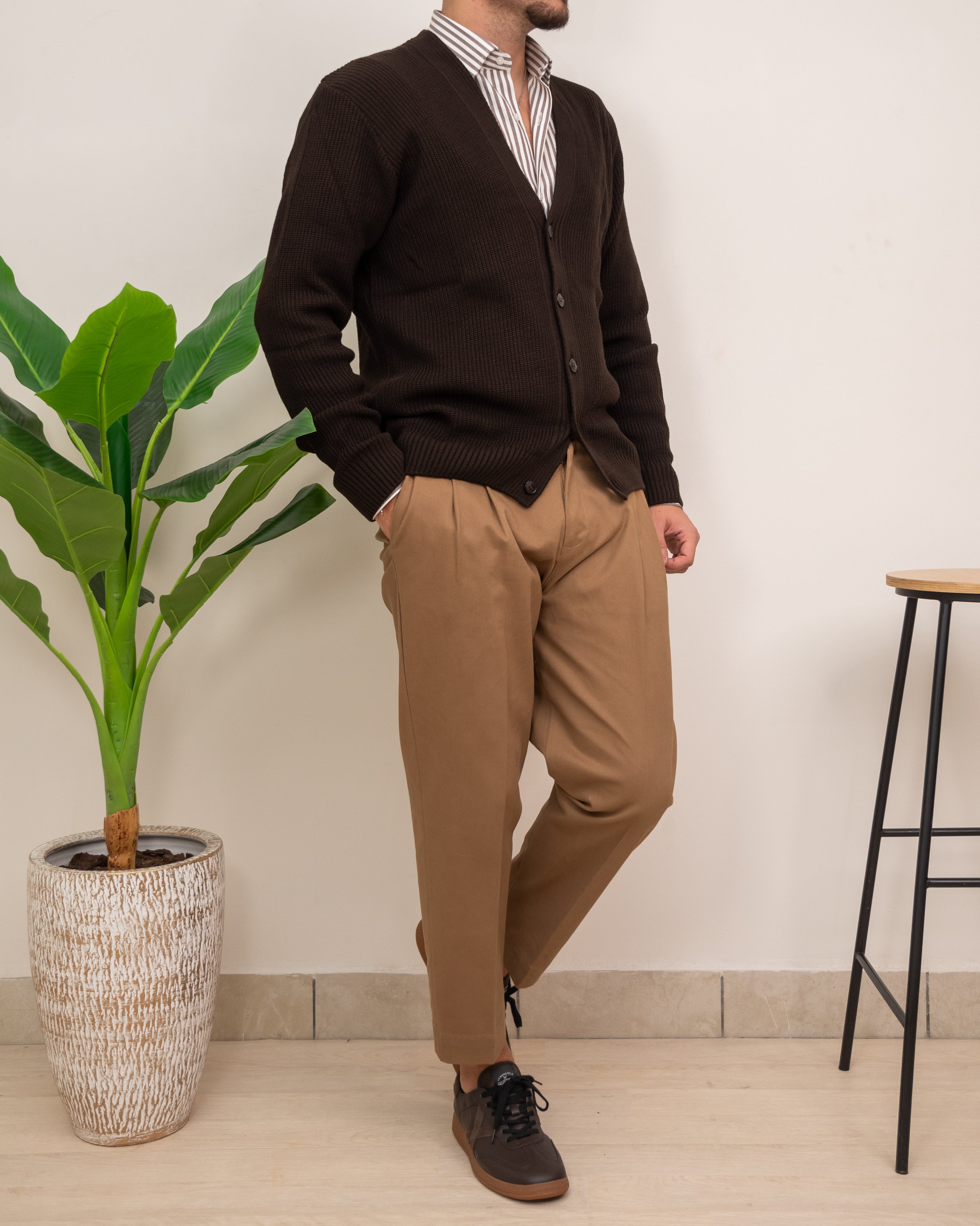 OUTFIT: CAMICIA SIENA SARTORIA MIGLIACCIO CON CARDIGAN SQUAD E PANTALONE DOPPIAVVI CHINO PI86I
