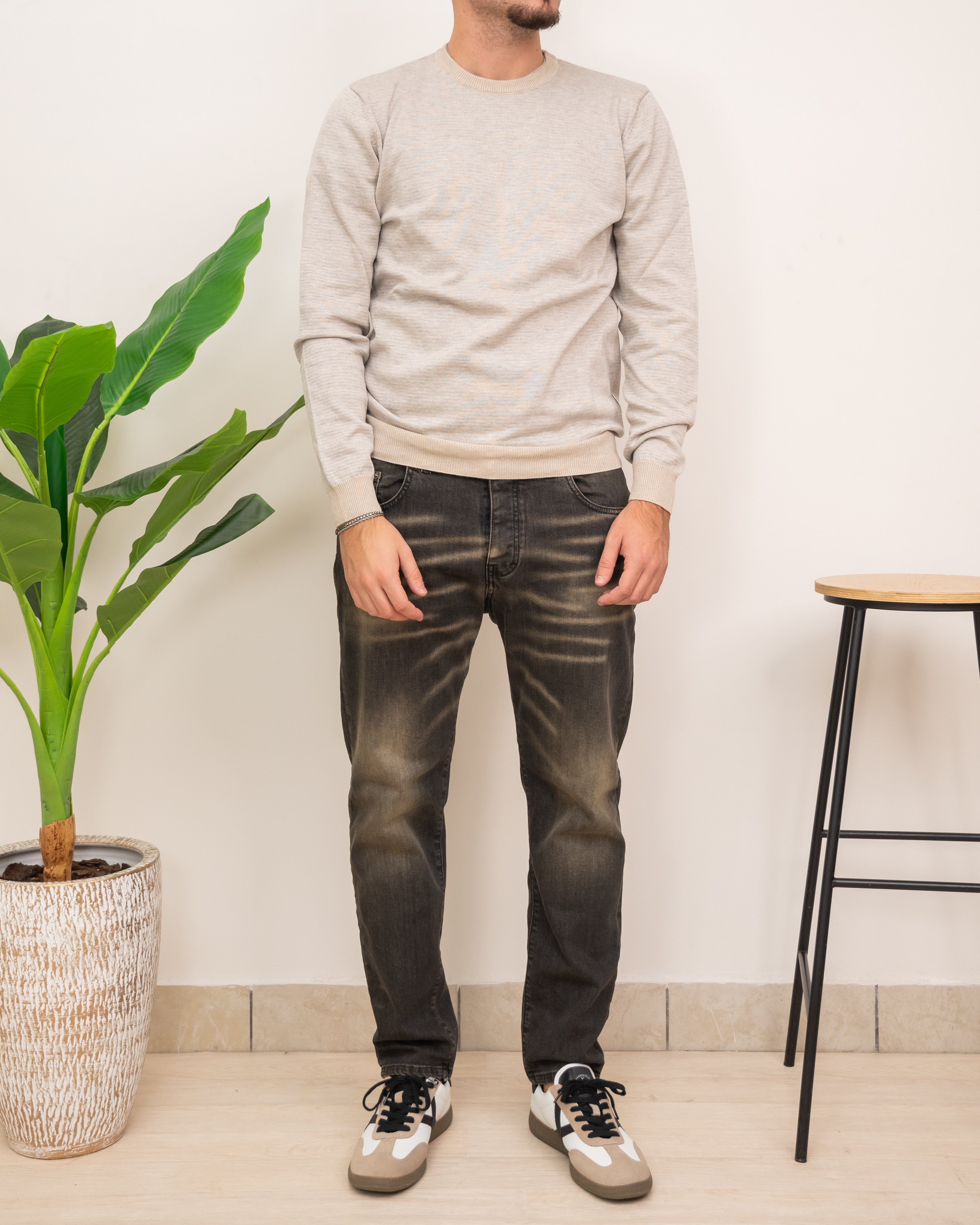 OUTFIT: SEINSE MAGLIA MI3110SS CON JEANS CRACK LC08-05